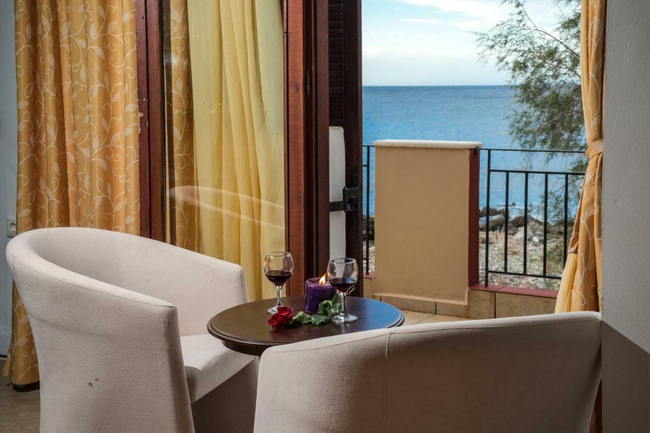 Pericles Beach Villa Kissamos Exterior photo